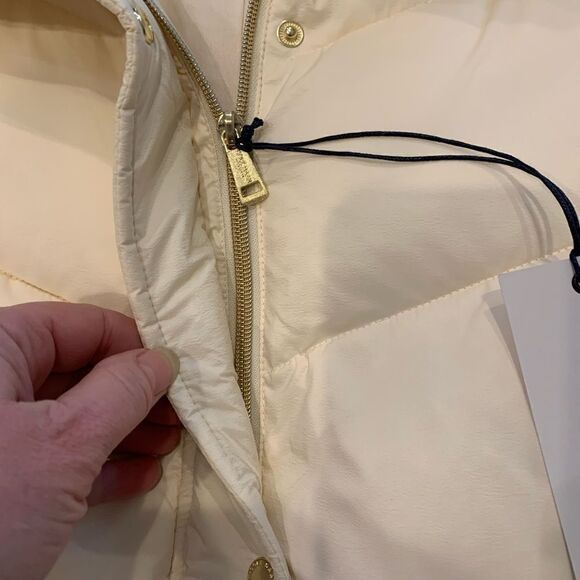 Cole Haan NWT Puffer Coat. Size: XL. Gold tone zippers and buttons. Belted - Picture 4 of 11